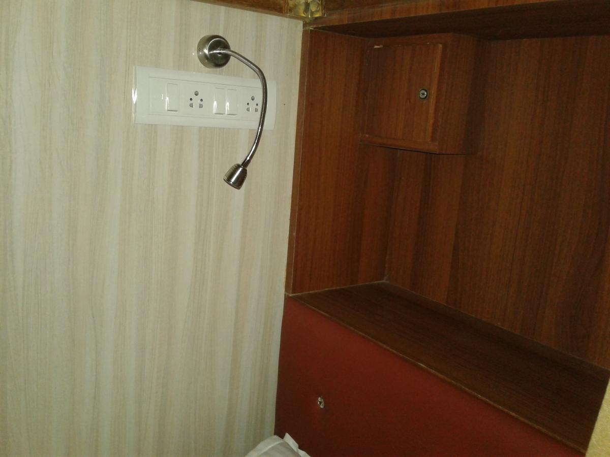 Classic Dormitory Mumbai Eksteriør bilde
